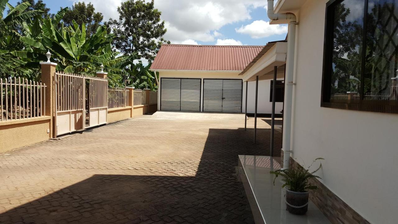 Kilimanjaro Country House Μόσι Εξωτερικό φωτογραφία